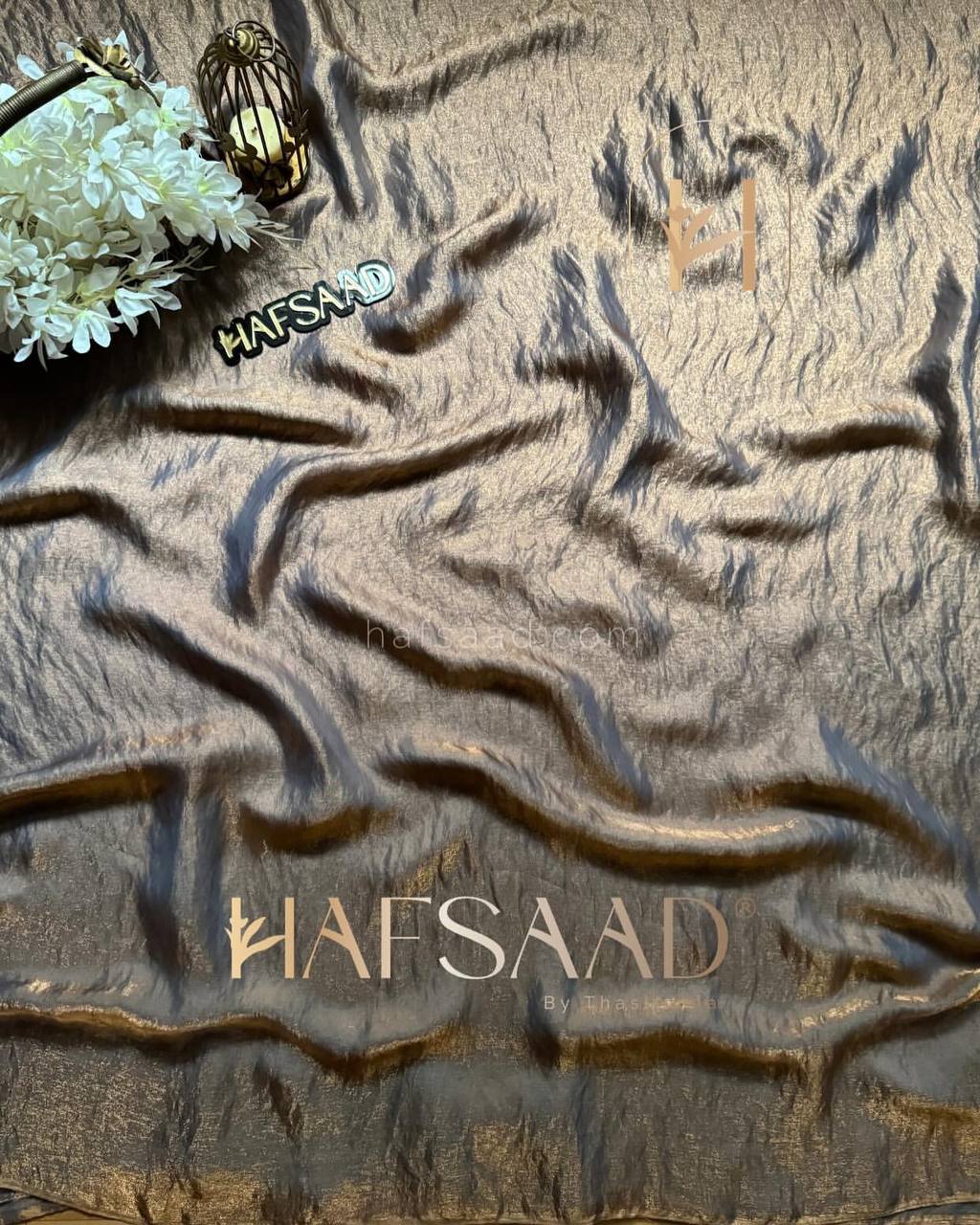 Women's Luxurious Shimmering Grey Organza Saree with Intricately Embroidered Blouse - Perfect for Festive & Evening Wear - Image 3